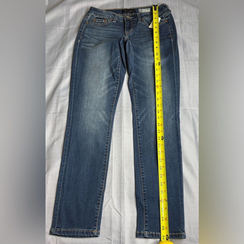 Aeropostale Denim Jeans in Blue with Tan Patch